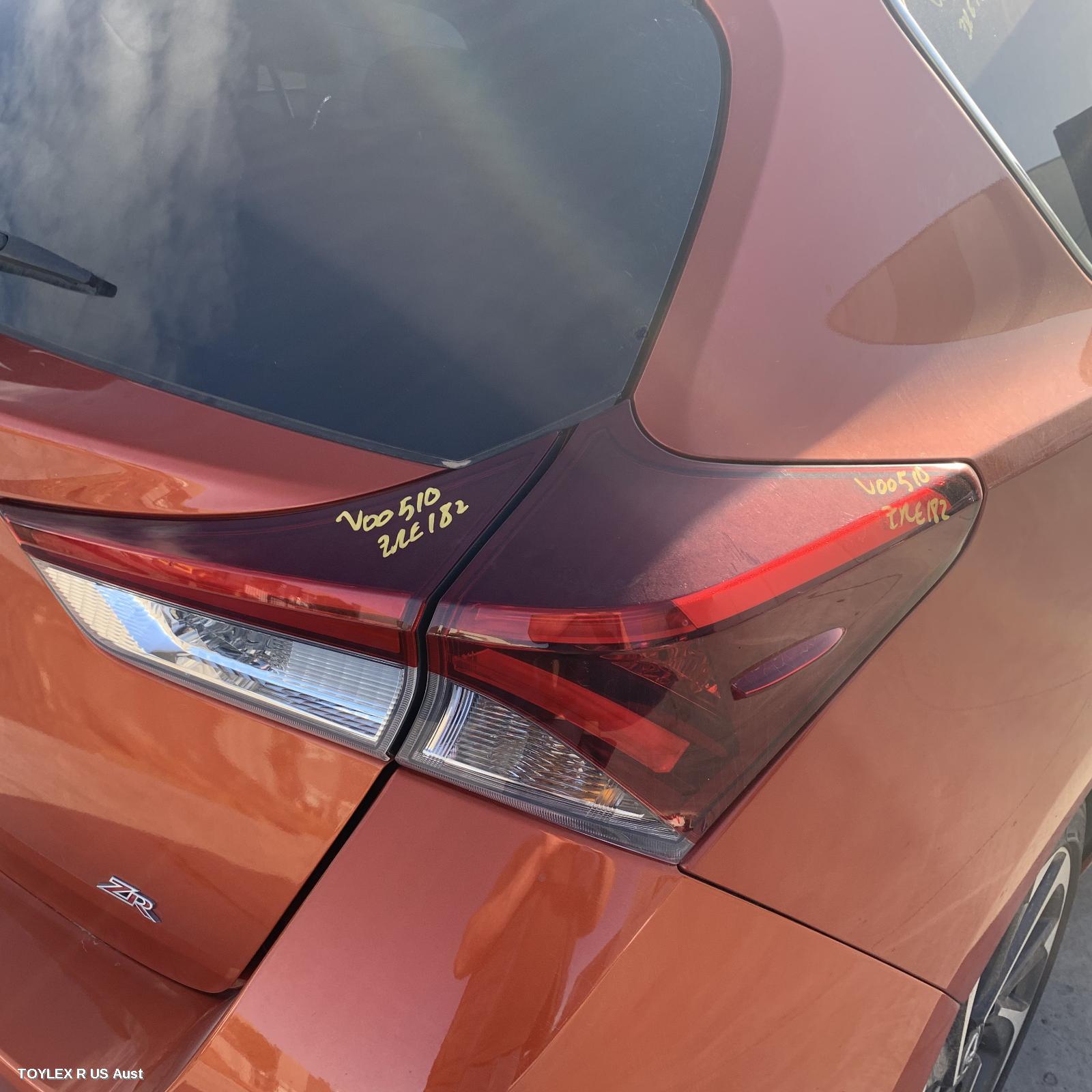 TOYOTA COROLLA 2015 Right Taillight ZRE182R, HATCH