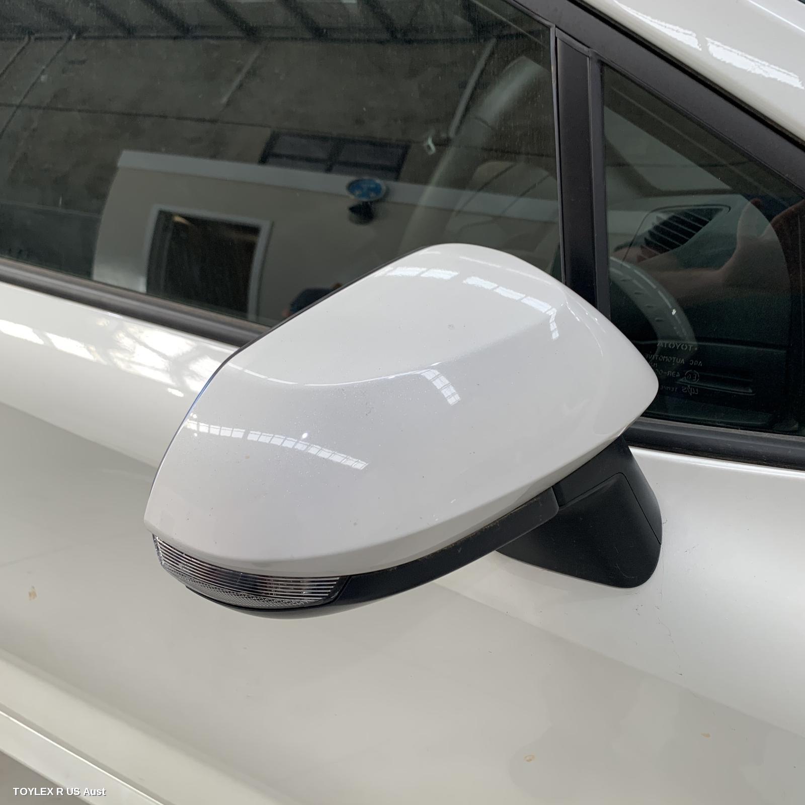 TOYOTA COROLLA 2019 Right Door Mirror E210, HATCH, W/ BLINDSPOT MONITOR & LANE ASSIST TYPE