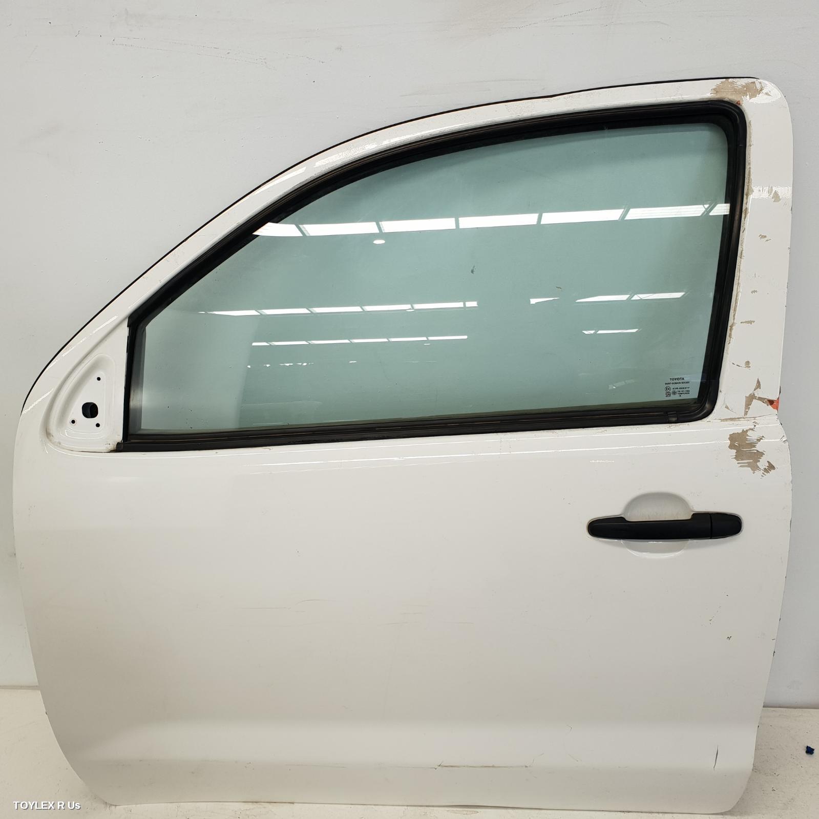 TOYOTA HILUX 2014 Left Front Door SINGLE/EXTRA CAB