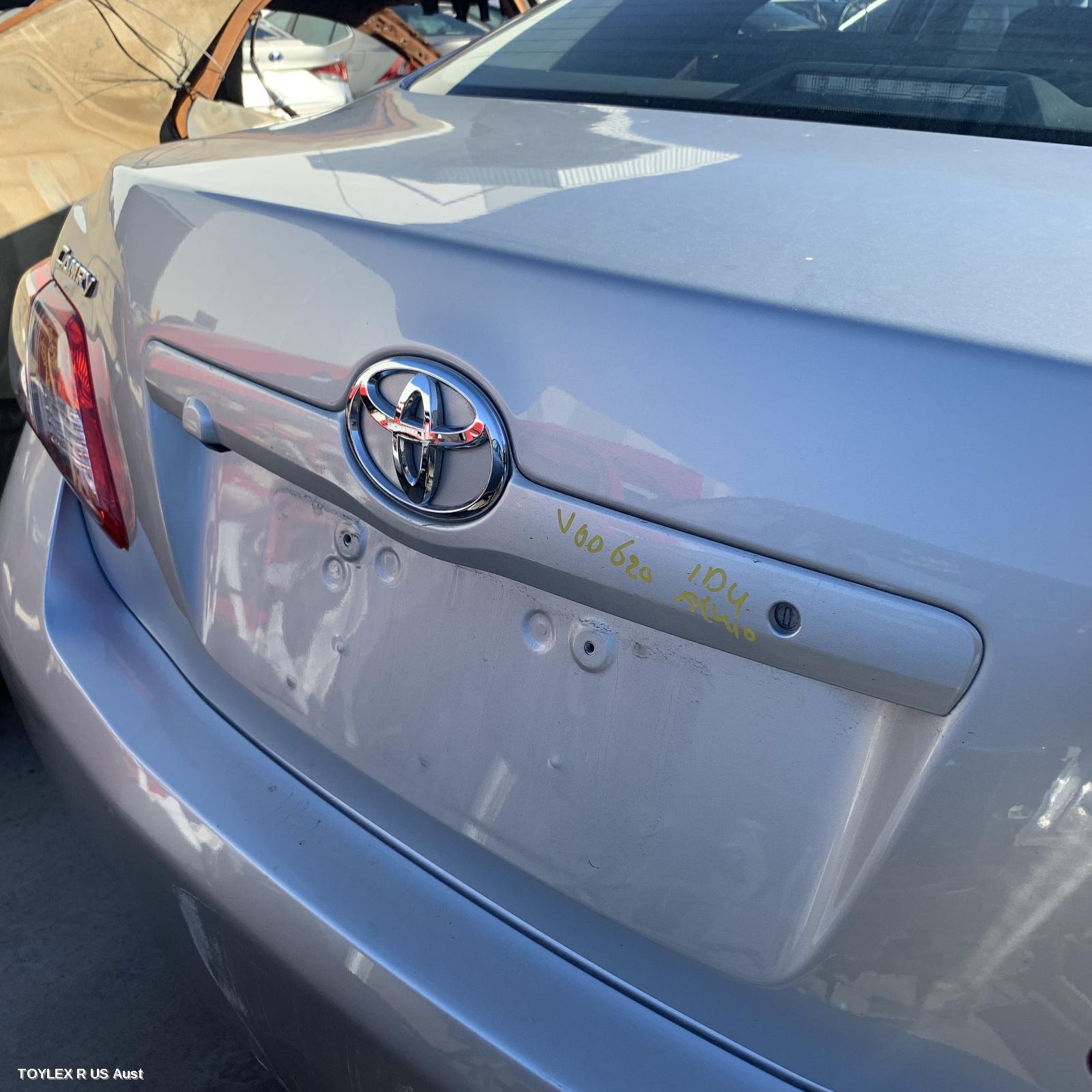 TOYOTA CAMRY 2010 Rear Garnish BOOTLID GARNISH (CENTRE), W/ REVERSE CAMERA, ACV40