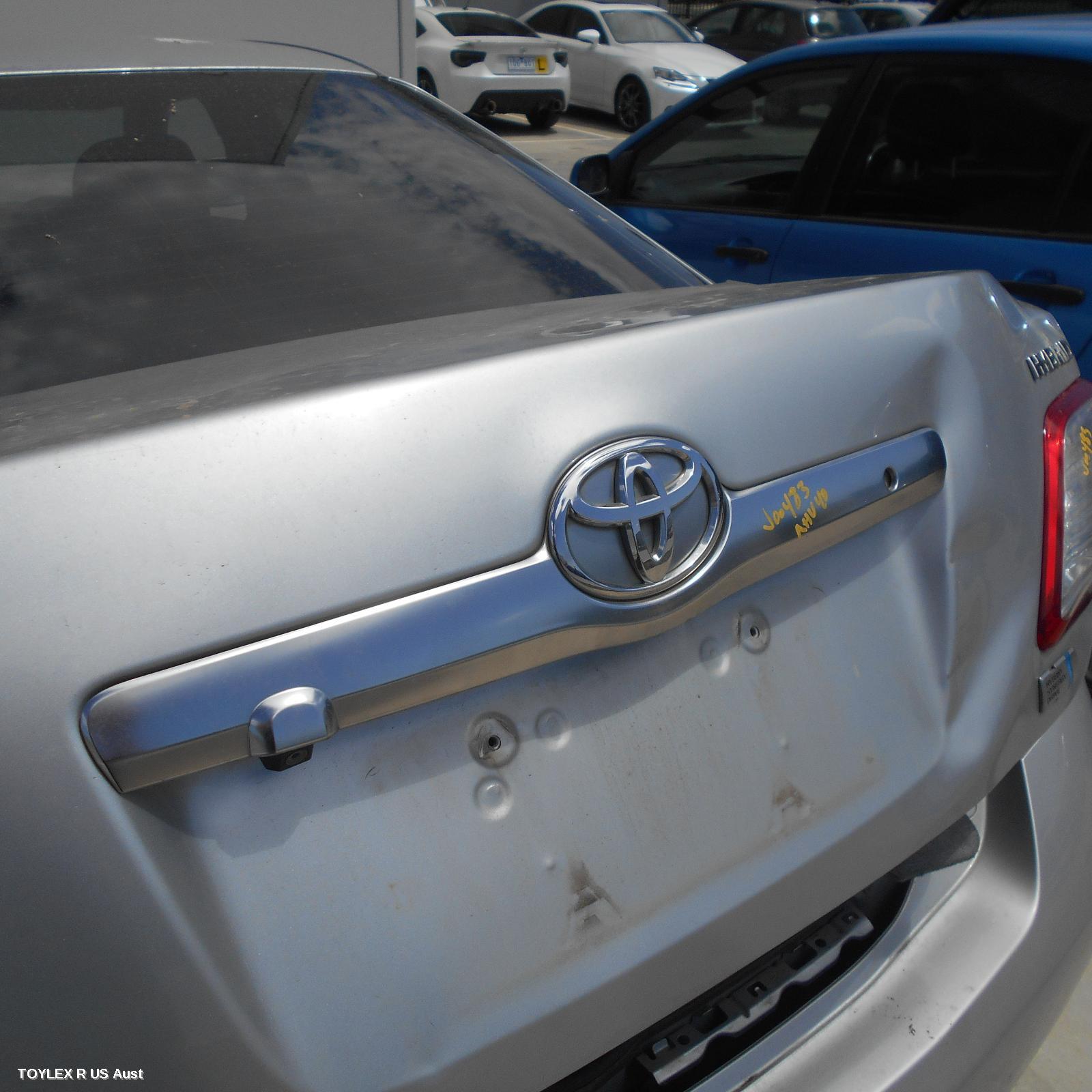 TOYOTA CAMRY 2010 Rear Garnish BOOTLID GARNISH (CENTRE), HYBRID, AHV40