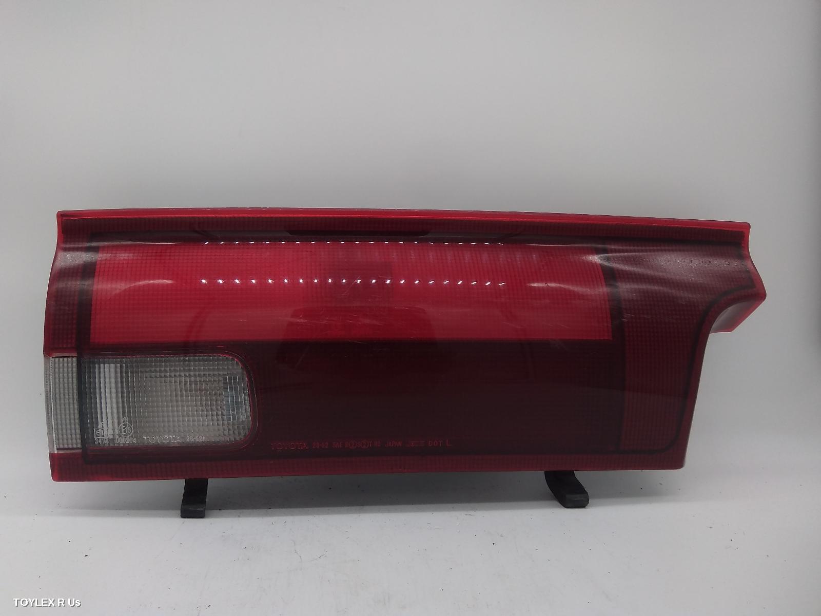 TOYOTA TARAGO 1996 Rear Garnish LH SIDE GARNISH, TCR10