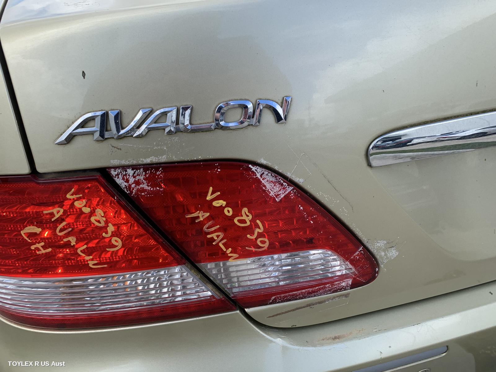 TOYOTA AVALON 2004 Rear Garnish BOOTLID LAMP (LH SIDE), MCX10R