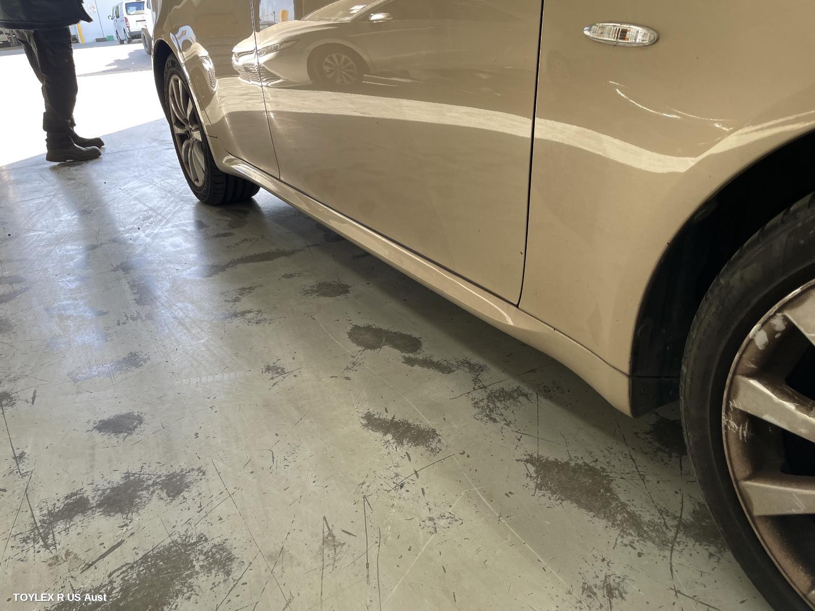 LEXUS IS250/IS250C 2007 Side Step/Skirt GSE20R, RH SIDE