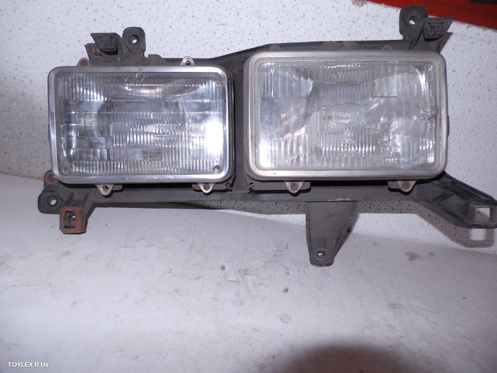 TOYOTA LANDCRUISER 1995 Right Headlamp 80 SERIES, GX/GXL, TWIN SQUARE