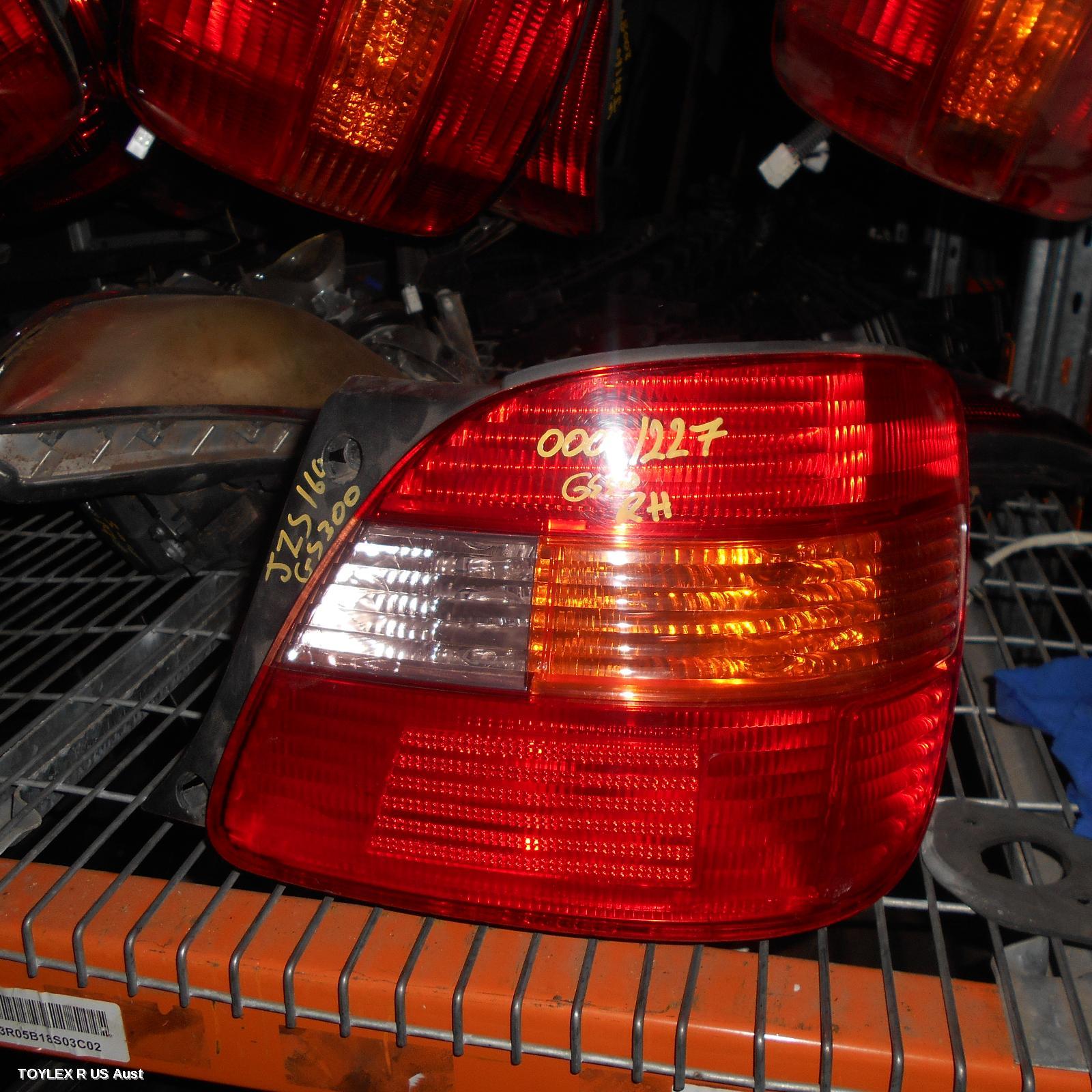 LEXUS GS 2000 Right Taillight