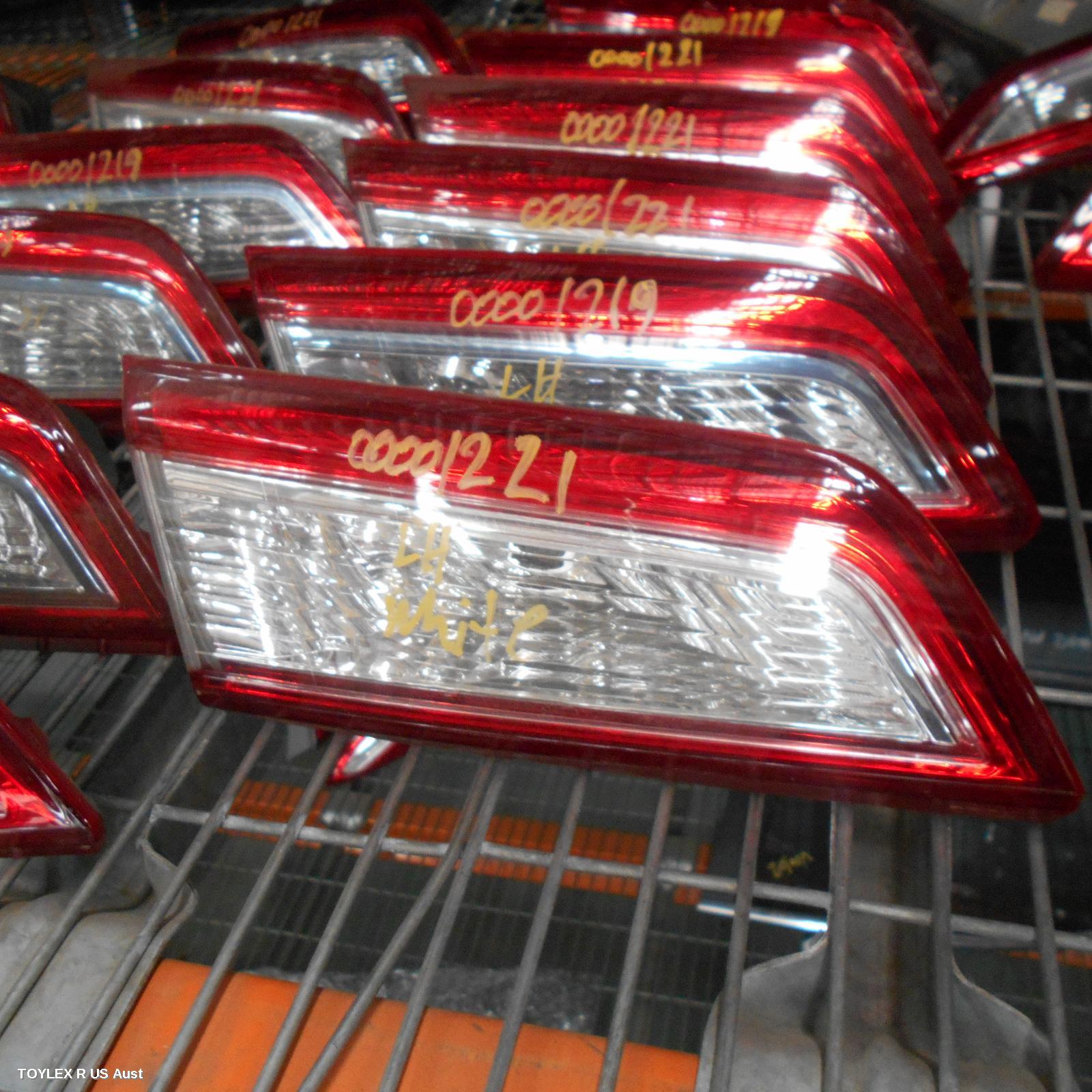 TOYOTA CAMRY 2013 Rear Garnish BOOTLID LAMP (LH SIDE), ASV50