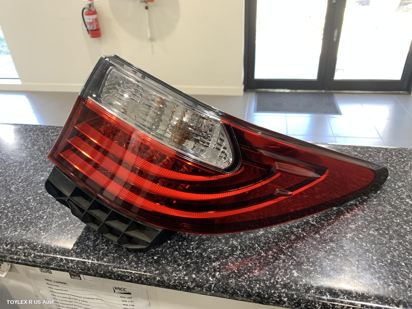 LEXUS ES SERIES (13-) 2014 Right Taillight AVV60R/GSV60R