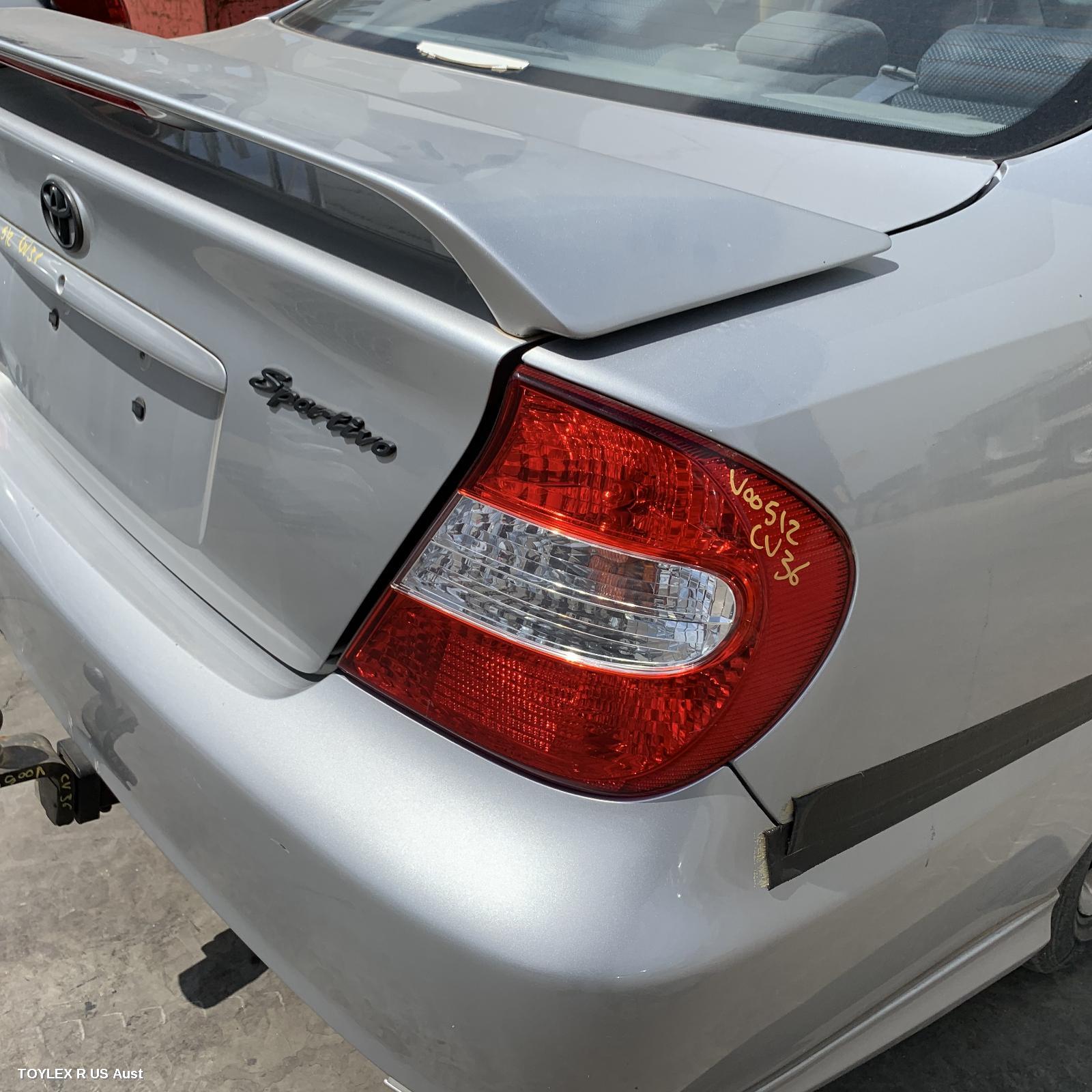 TOYOTA CAMRY 2003 Right Taillight SK36, REVERSE LAMP IN CENTRE