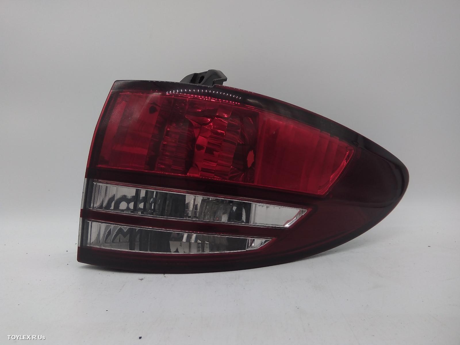 TOYOTA TARAGO 2002 Right Taillight ACR30 (AUST TYPE), 06/00-06/03 8155128301