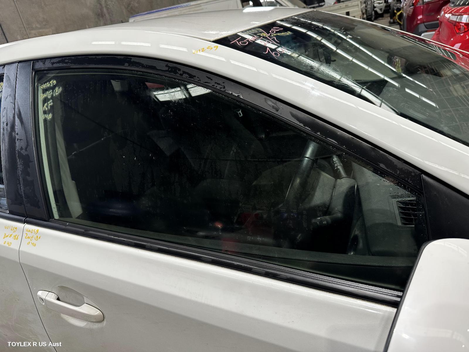 TOYOTA COROLLA 2017 Right Front Door Window ZRE182R