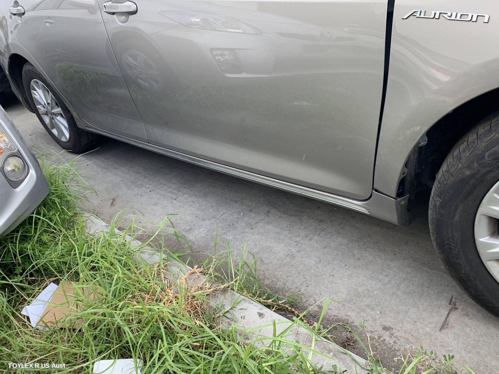 TOYOTA AURION 2013 Side Step/Skirt GSV50R, RH SIDE