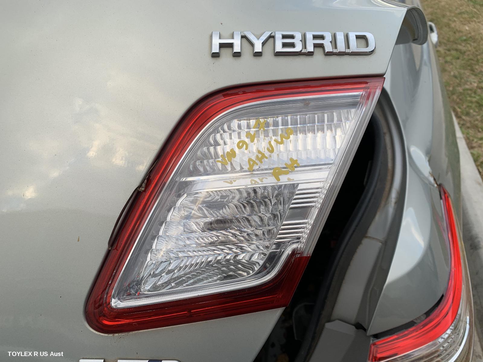 TOYOTA CAMRY 2011 Rear Garnish BOOTLID LAMP (RH SIDE), HYBRID, LED TYPE, AHV40