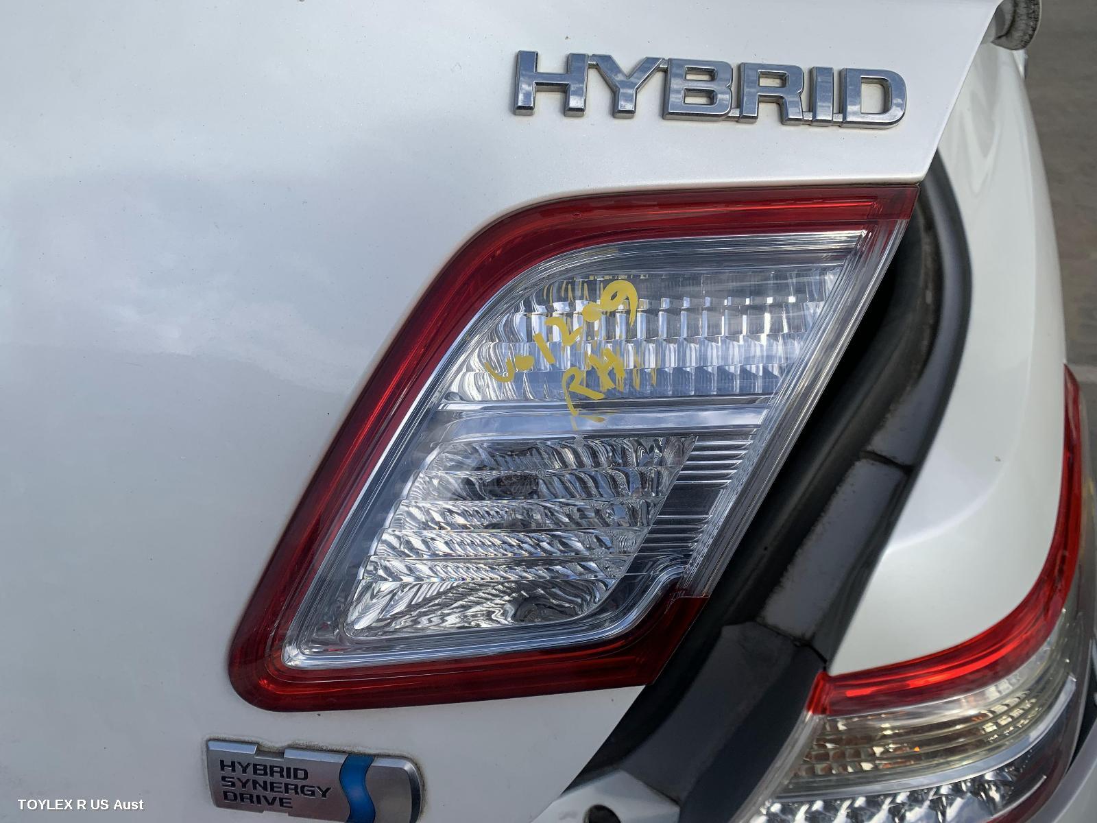 TOYOTA CAMRY 2010 Rear Garnish BOOTLID LAMP (RH SIDE), HYBRID, LED TYPE, AHV40