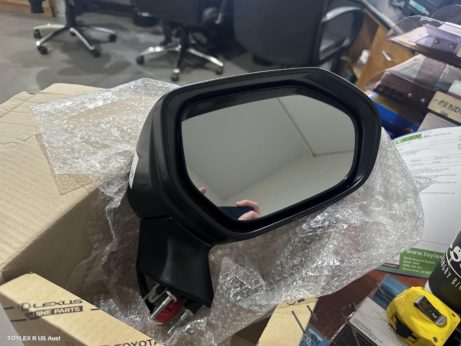 TOYOTA COROLLA 2020 Right Door Mirror E210, HATCH, NON BLINDSPOT MONITOR, NON LANE ASSIST TYPE