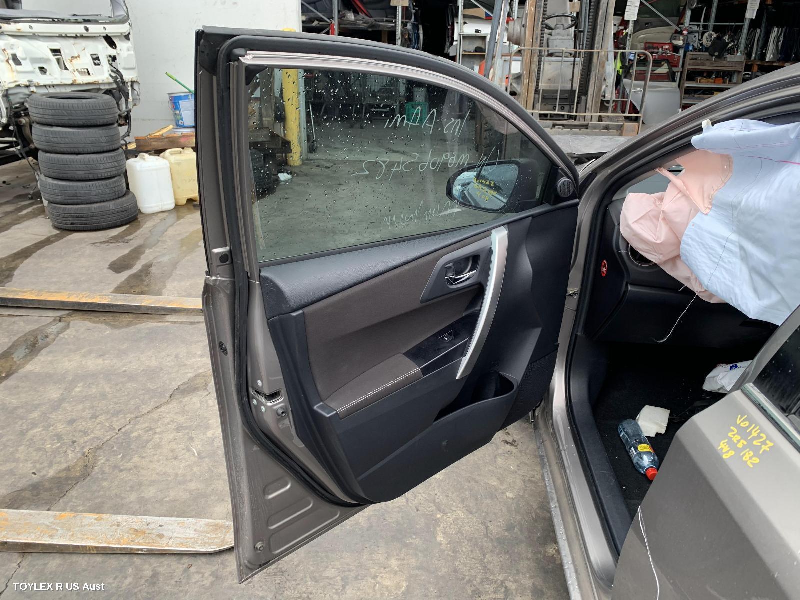 TOYOTA COROLLA 2014 Left Front Door ZRE182R/ZWE186R, HATCH