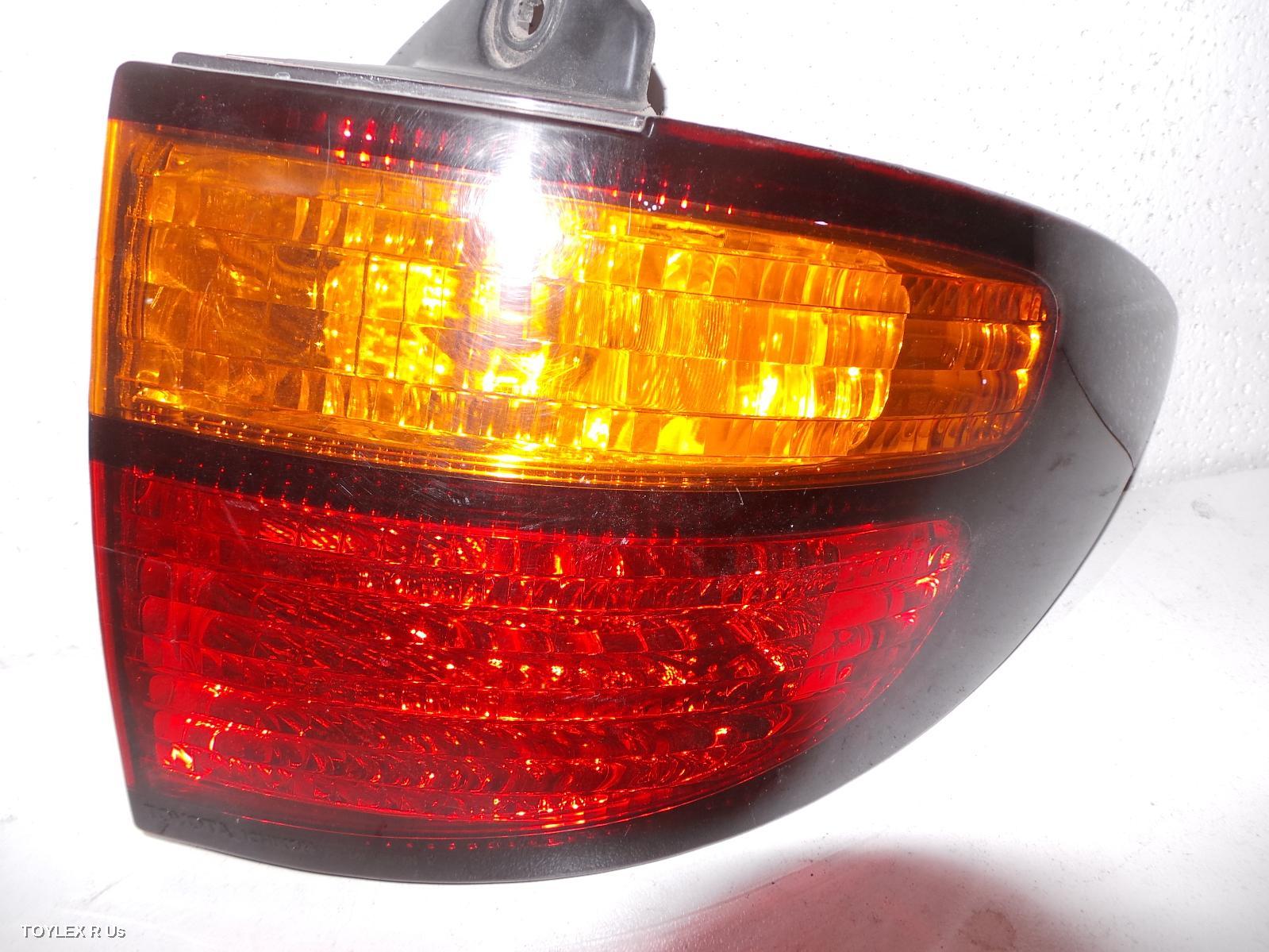 TOYOTA ESTIMA 2001 Right Taillight XR30/XR40, AMBER/DARK RED, LENS# 28-141, 00-03 (IMPORT)