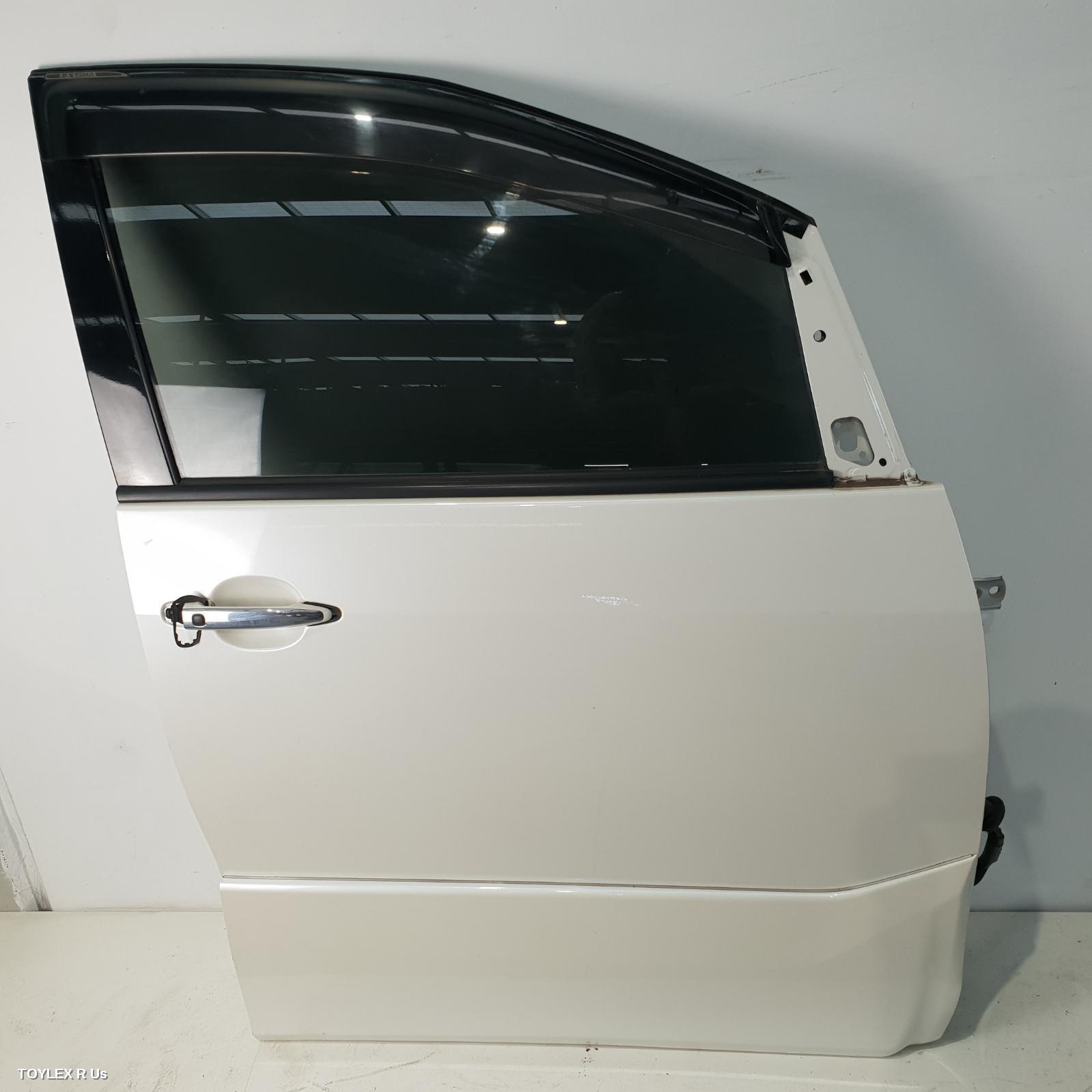 TOYOTA TARAGO 2017 Right Front Door ACR50R