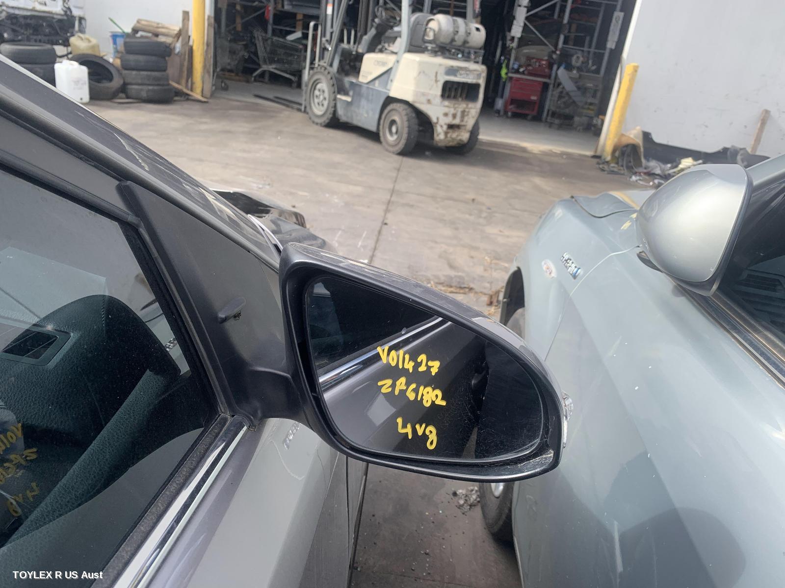 TOYOTA COROLLA 2014 Right Door Mirror ZRE182R, HATCH, POWER FOLDING TYPE