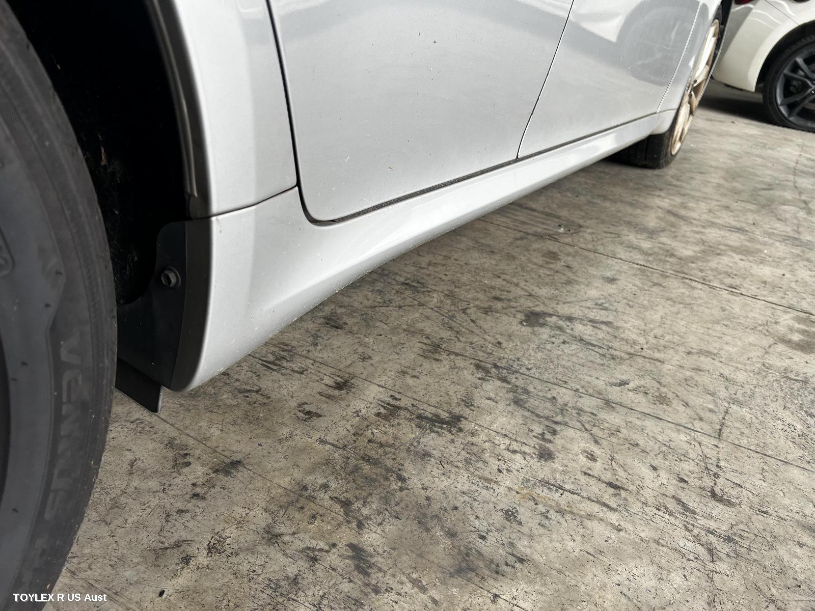 LEXUS IS250/IS250C 2009 Side Step/Skirt GSE20R, RH SIDE