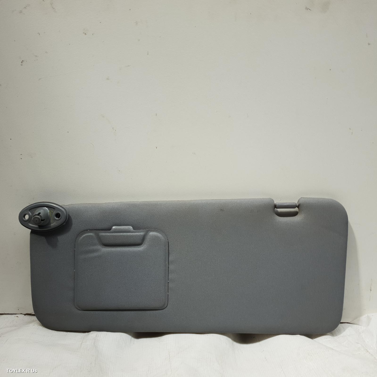 TOYOTA RAV4 2004 Sunvisor ACA22/23, LH SIDE, FLAT TYPE MIRROR COVER, SCREW IN TYPE