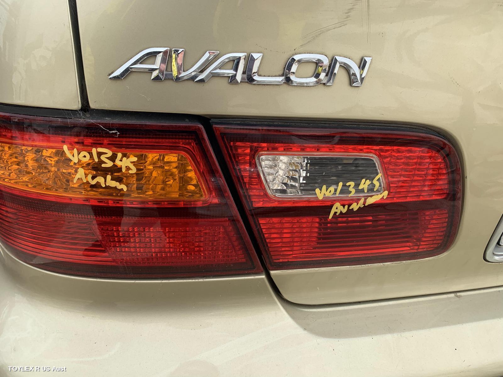 TOYOTA AVALON 2002 Rear Garnish BOOTLID LAMP (LH SIDE), MCX10R
