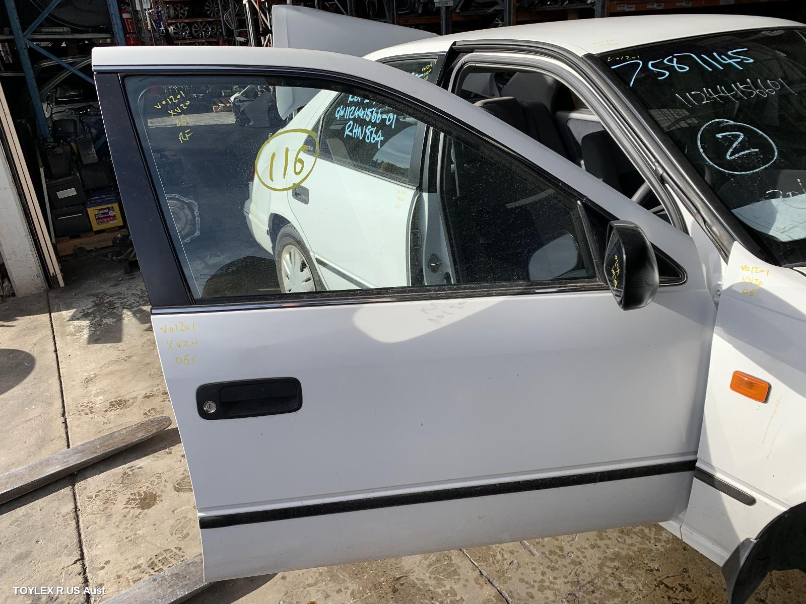 TOYOTA CAMRY 2001 Right Front Door SK20