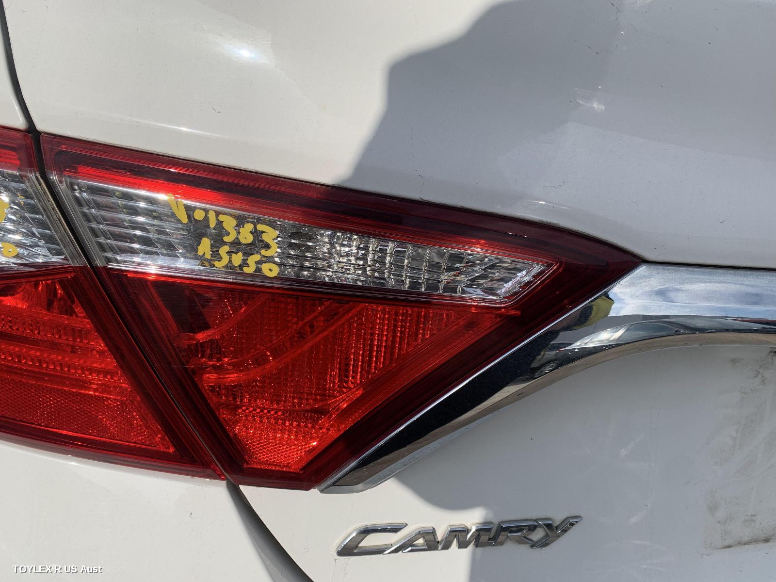 TOYOTA CAMRY 2015 Rear Garnish BOOTLID LAMP (LH SIDE), ASV50