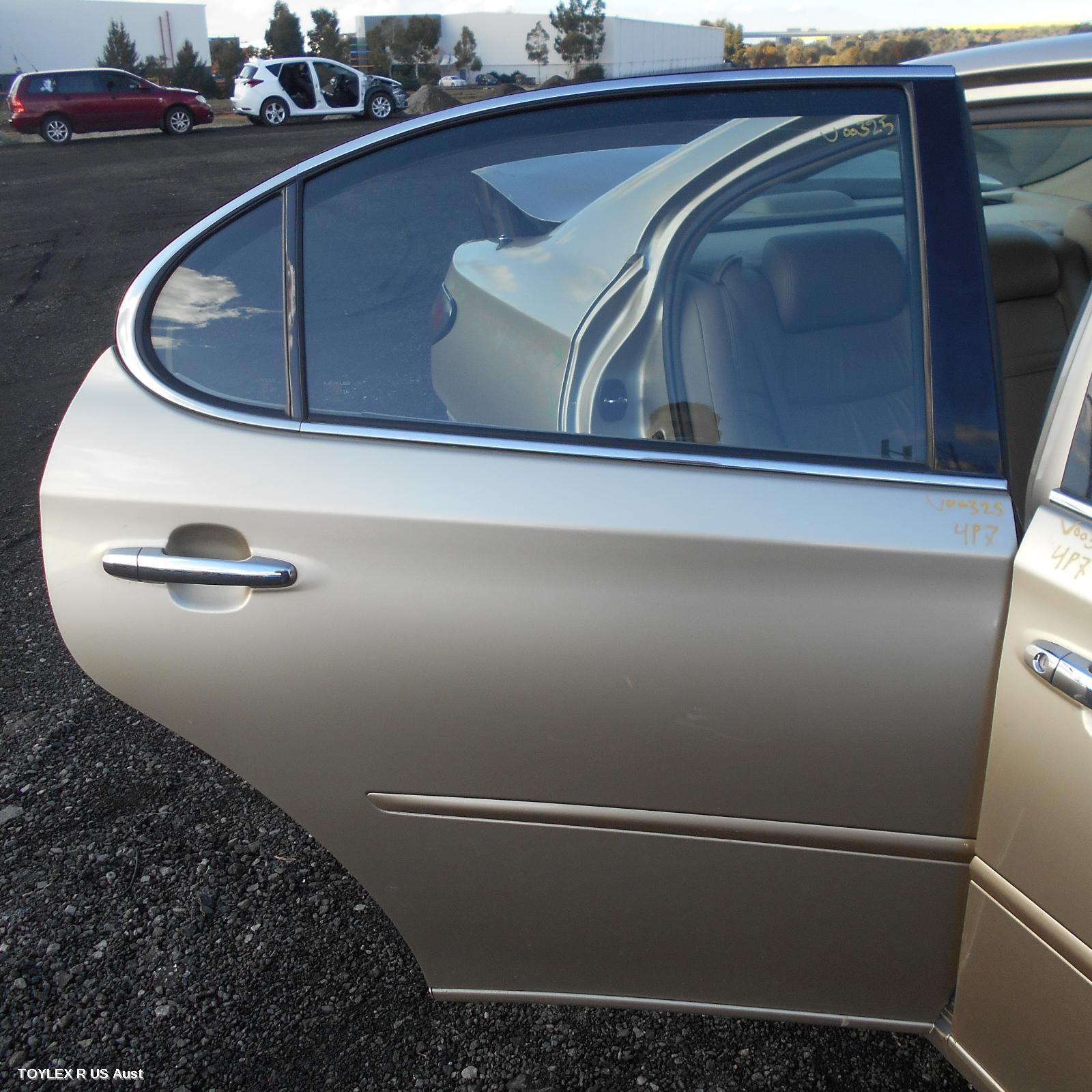 LEXUS ES300 (92-05) 2002 Right Rear Door Sliding MCV30