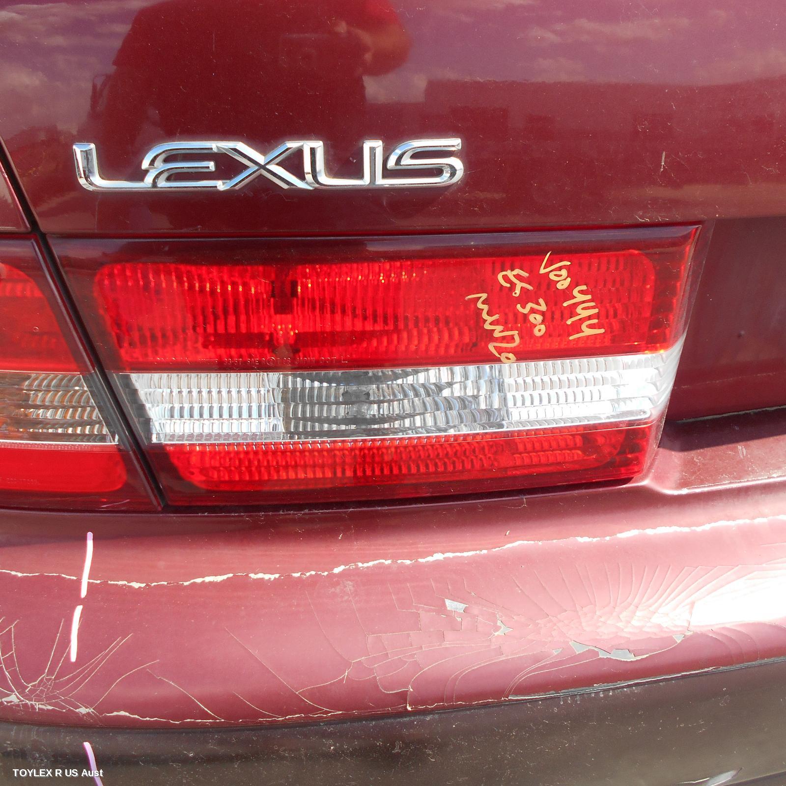 LEXUS ES300 (92-05) 1999 Rear Garnish BOOTLID LAMP (LH SIDE), MCV20