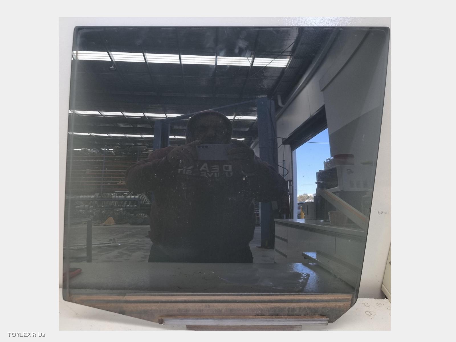 LEXUS LX470 2005 Left Rear Door Window UZJ100R