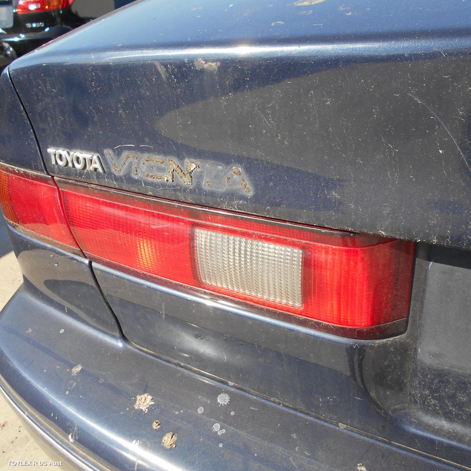 TOYOTA CAMRY 1998 Rear Garnish BOOTLID LAMP, LH SIDE, SK20