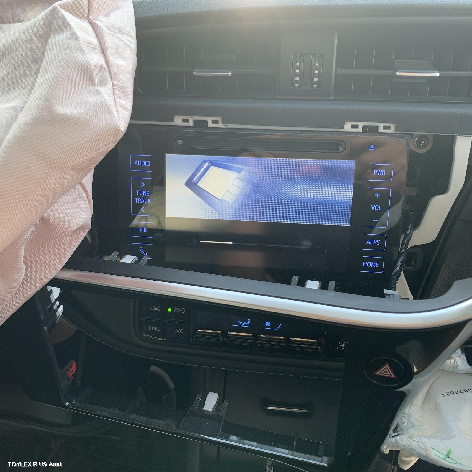 TOYOTA COROLLA 2015 Radio/Cd/Dvd/Sat/Tv 7IN TOUCHSCREEN (P/N ON FACE 100521), ZRE182R, HATCH