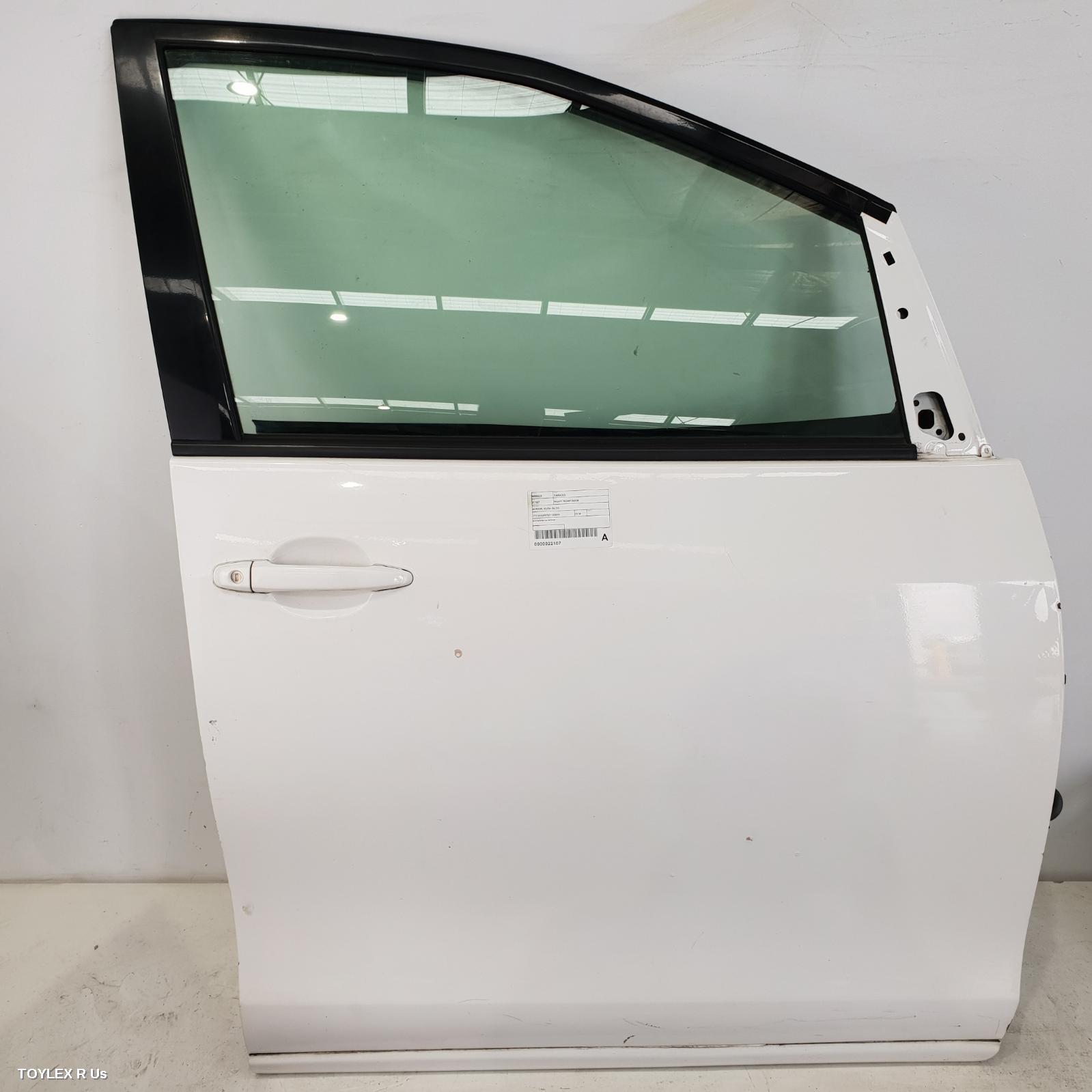 TOYOTA TARAGO 2014 Right Front Door ACR50R