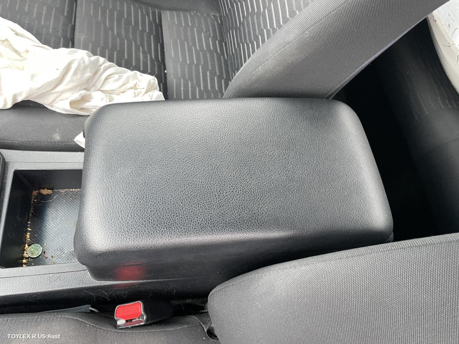 TOYOTA CAMRY 2016 Console ASV50/AVV50, BLACK TRIM TYPE