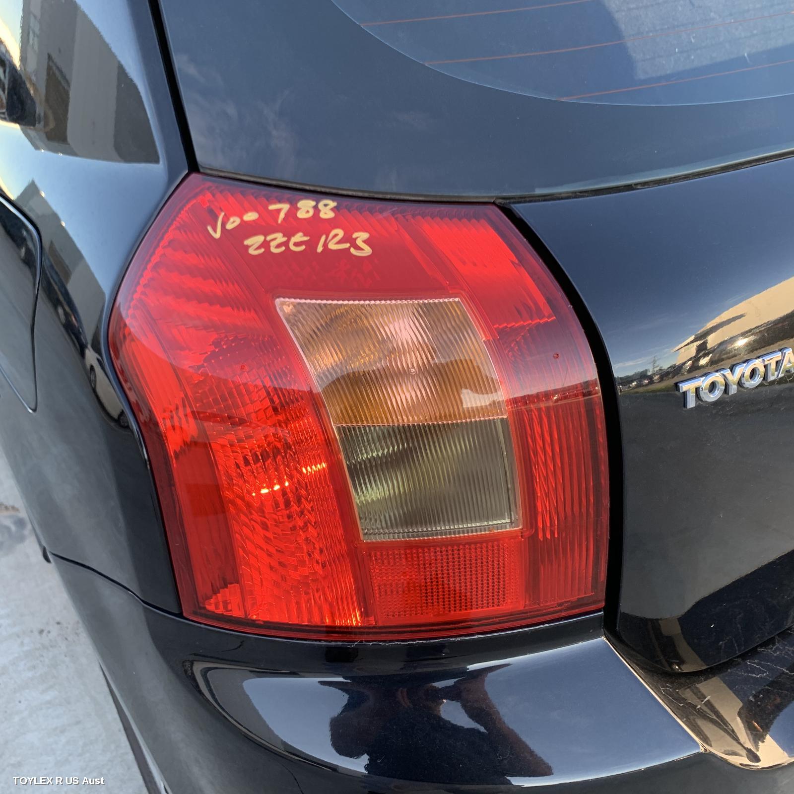 TOYOTA COROLLA 2004 Left Taillight ZZE122 (SOUTH AFRICA-VIN AHT), HATCH
