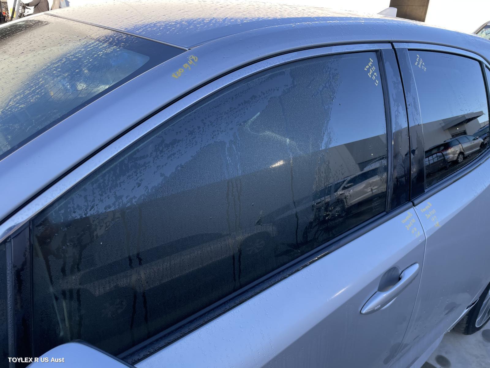 TOYOTA COROLLA 2020 Left Front Door Window E210, HATCH