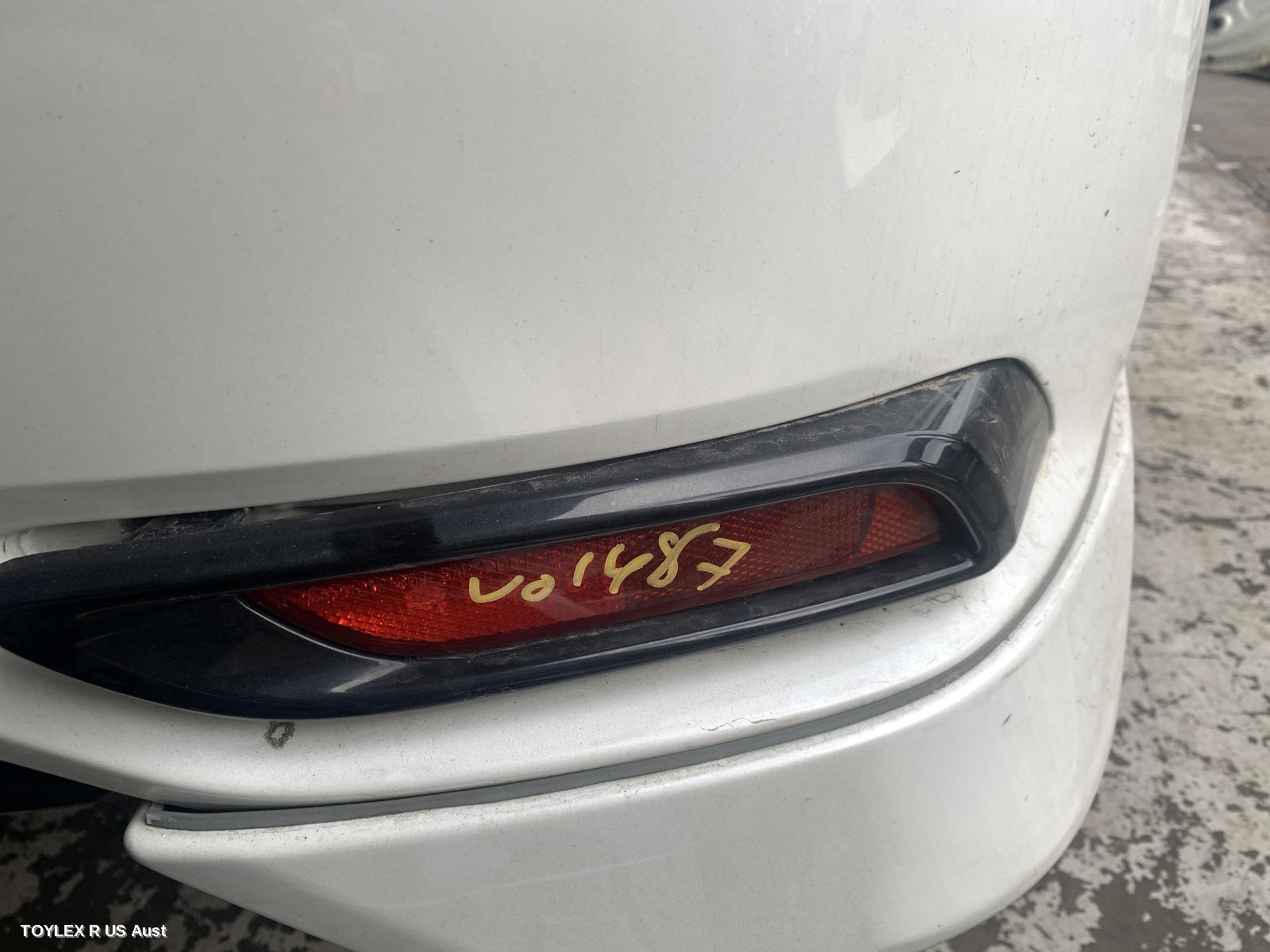 TOYOTA COROLLA 2017 Right Taillight ZRE182R, BUMPER REFLECTOR, HATCH