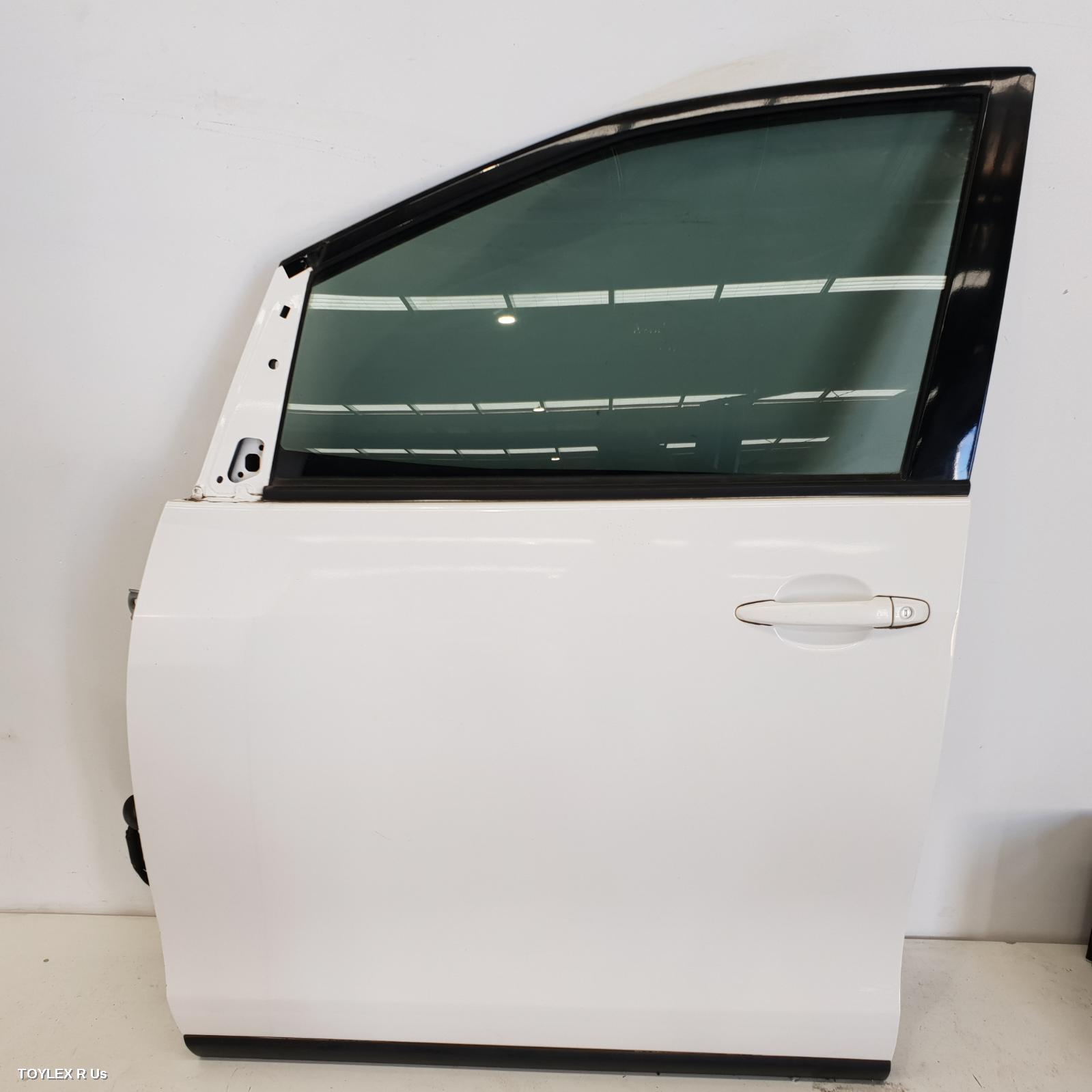TOYOTA ESTIMA 2012 Right Front Door XR50, AERAS, W/ MOULD TYPE, 05-19 (IMPORT)