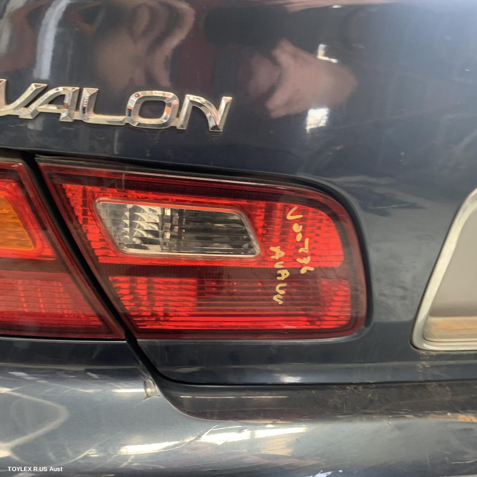 TOYOTA AVALON 2002 Rear Garnish BOOTLID LAMP (LH SIDE), MCX10R