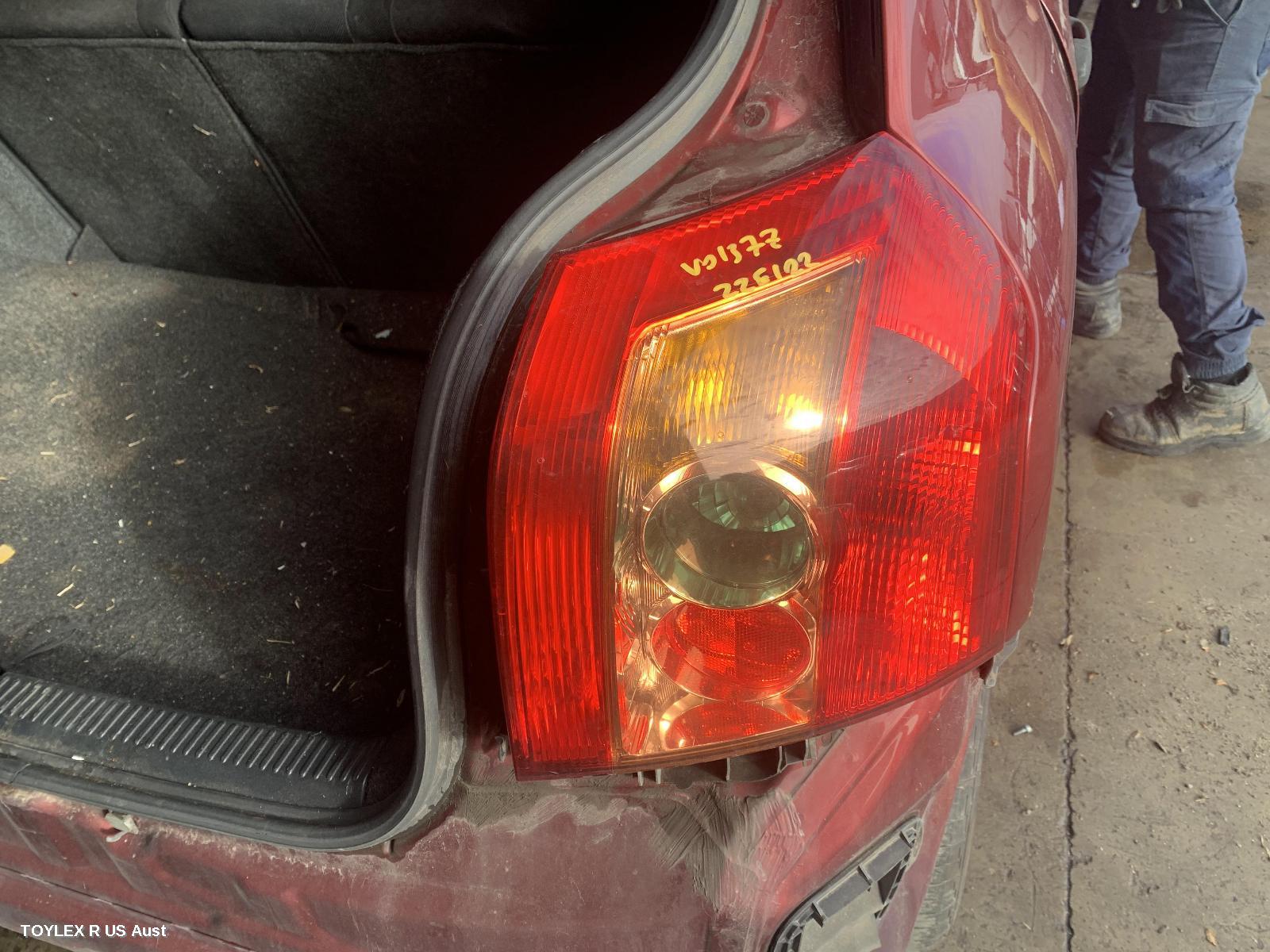 TOYOTA COROLLA 2006 Right Taillight ZZE122 (JAPAN-VIN JTD), HATCH, LENS#