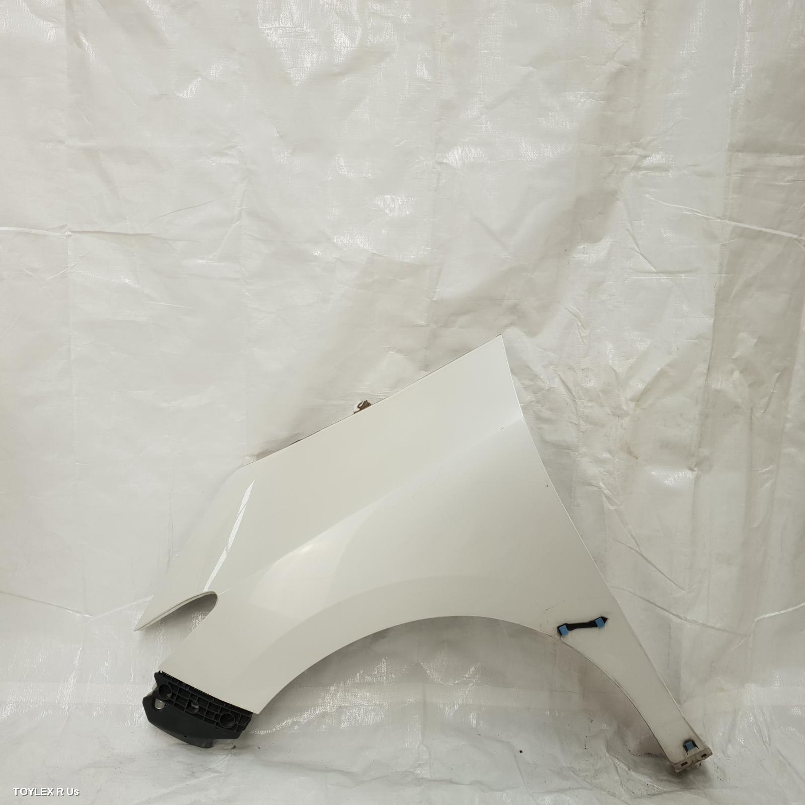 TOYOTA ESTIMA 2019 Left Guard XR50, AERAS, W/ MOULD TYPE, 05-19 (IMPORT)