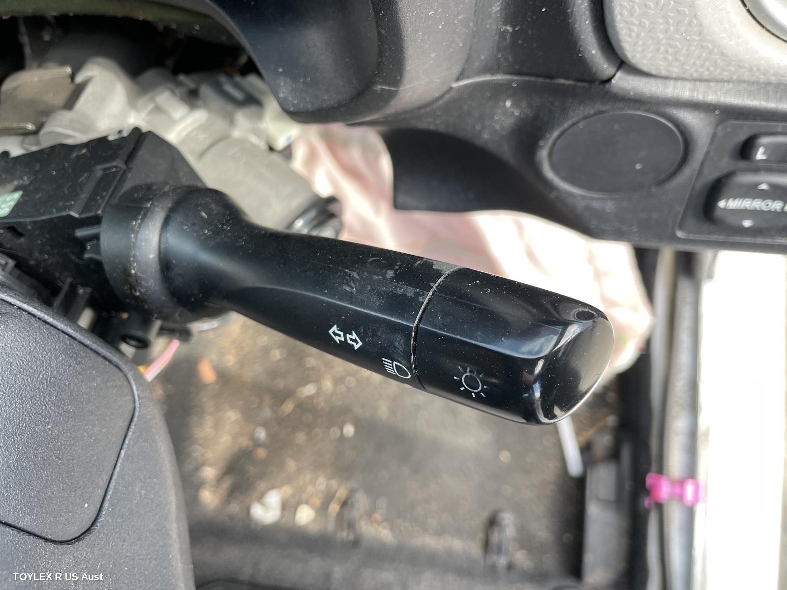 TOYOTA YARIS 2012 Combination Switch FLASHER/HEADLAMP SWITCH, HATCH, NON FOGLAMPS, NCP13#