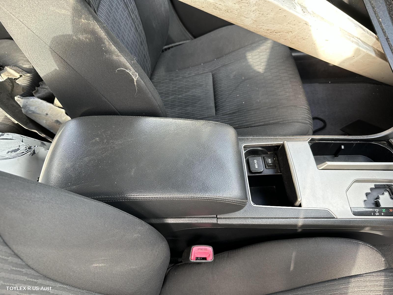 TOYOTA AURION 2010 Console GCV40R, CENTRE CONSOLE, METALLIC FINISH TYPE