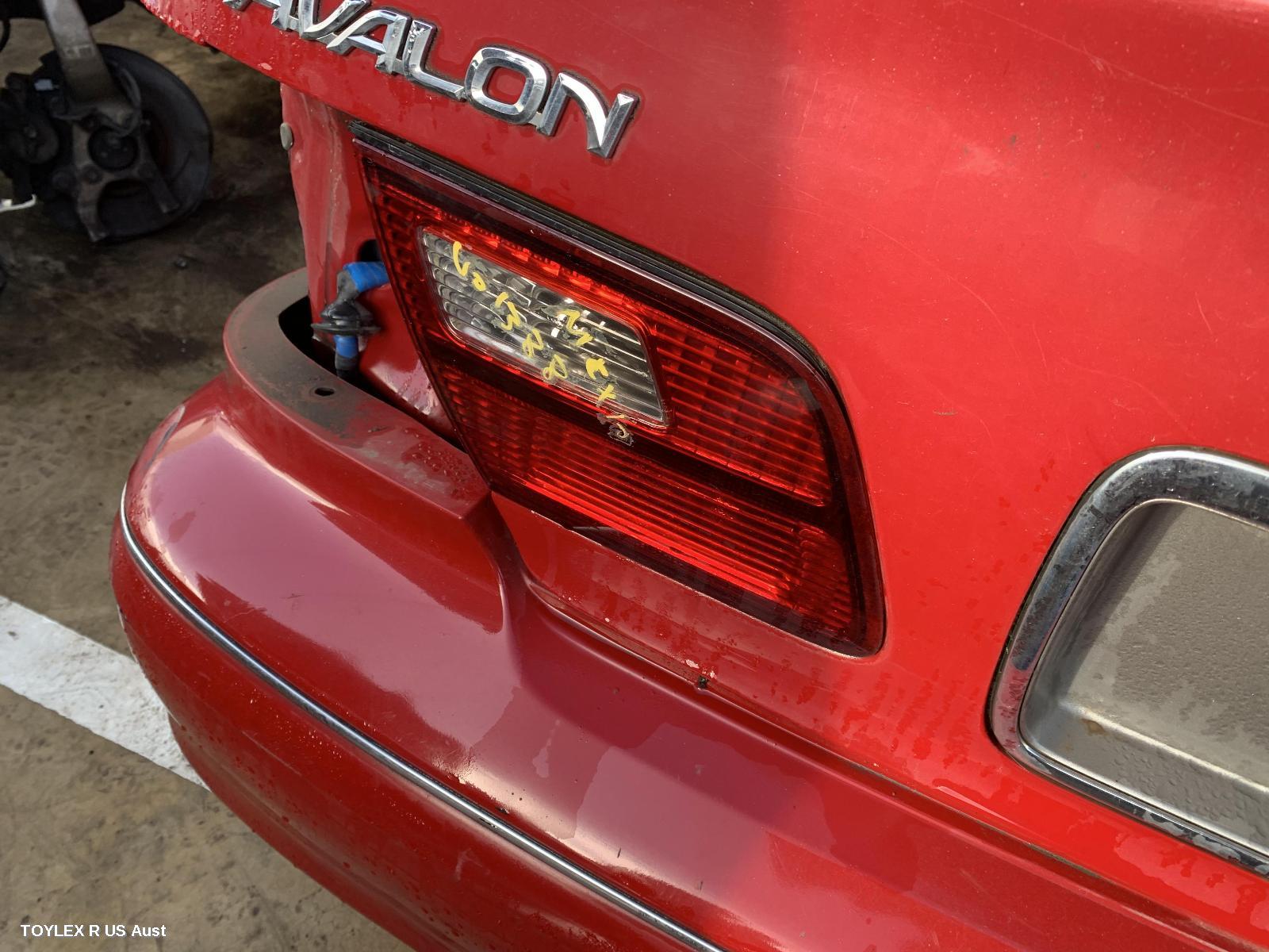 TOYOTA AVALON 2000 Rear Garnish BOOTLID LAMP (LH SIDE), MCX10R