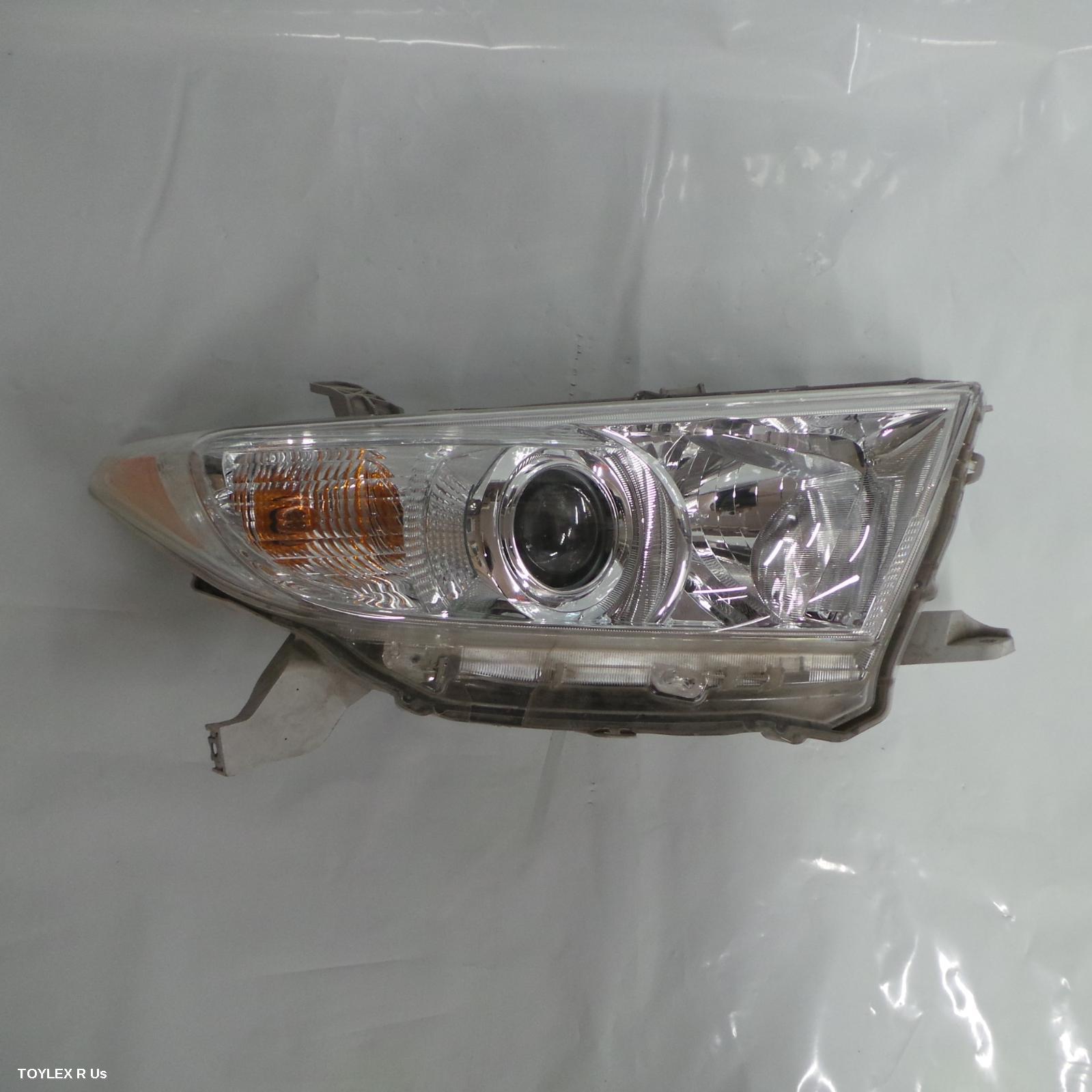 TOYOTA KLUGER 2010 Right Headlamp GSU40-GSU45