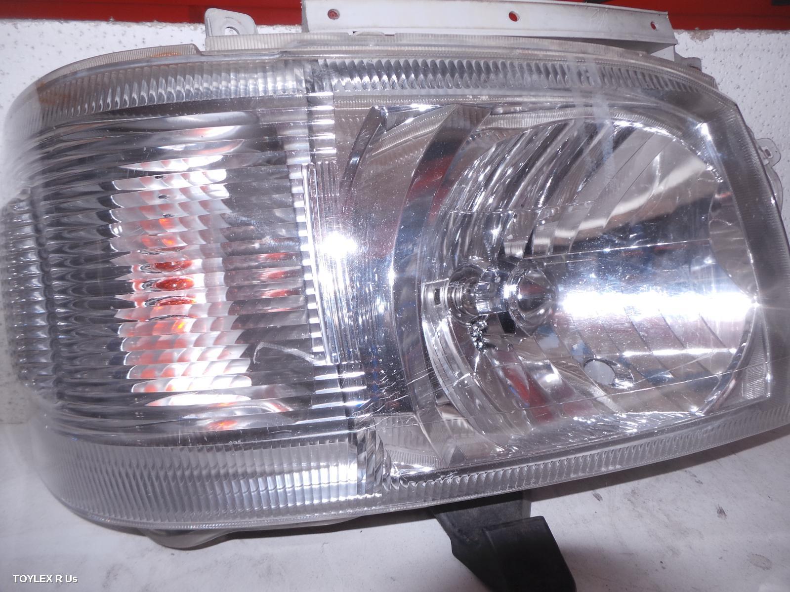 TOYOTA HIACE 2007 Right Headlamp TRH/KDH, LWB/SWB, LENS# 26-118