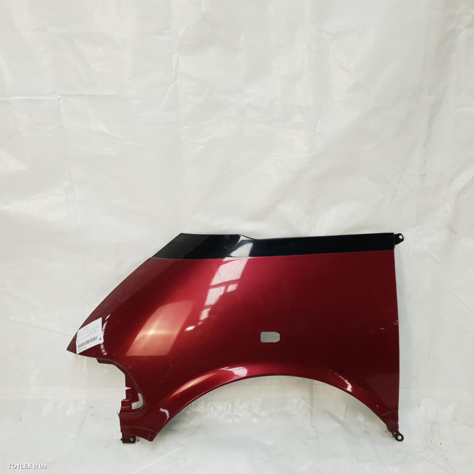 TOYOTA TARAGO 1995 Left Guard TCR10 WITH REPEATER (AUST TYPE) 09/90-05/00. 53802-28070
