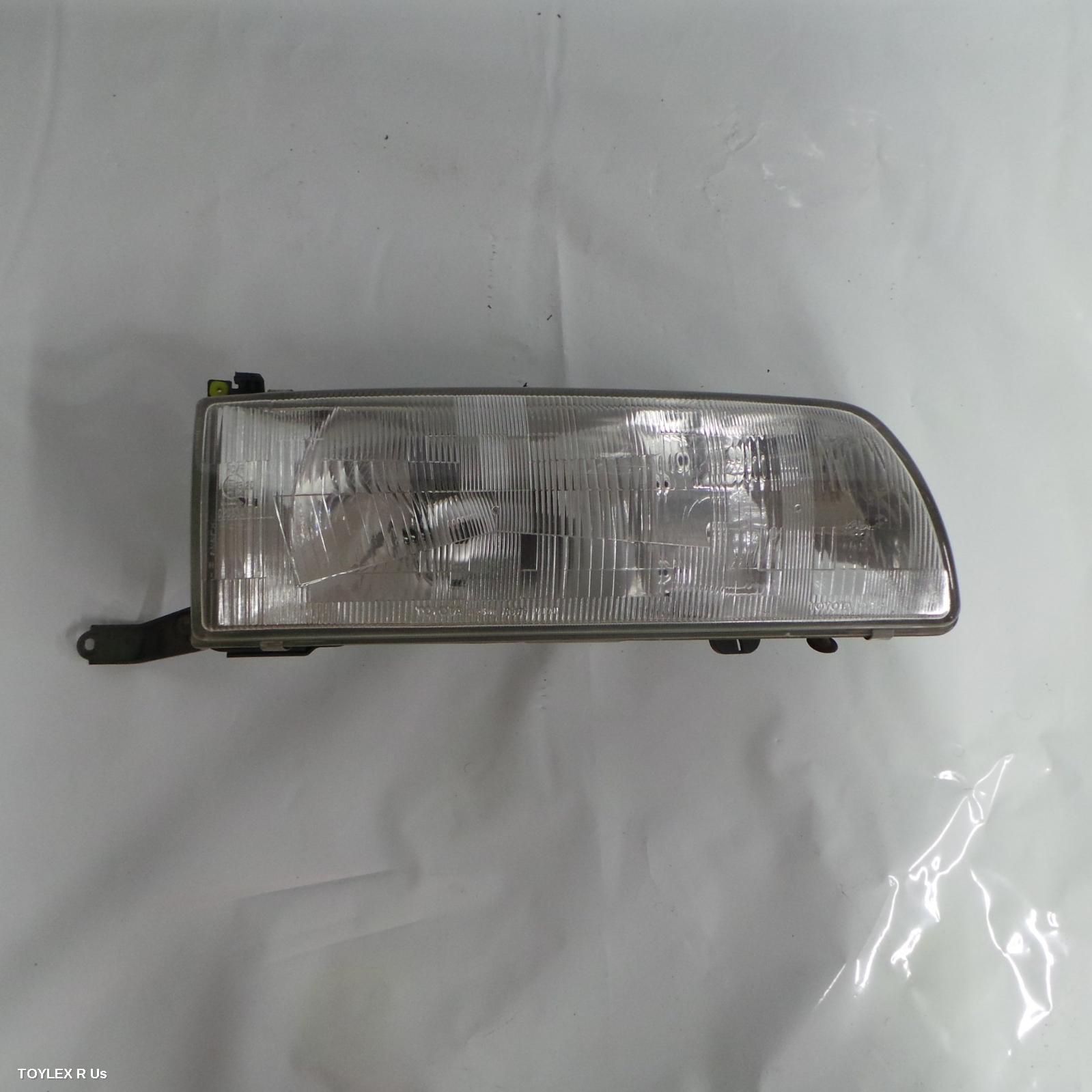 TOYOTA TARAGO 1996 Right Headlamp TCR10, W/O D/LIGHT, 09/90-05/00 8113028352
