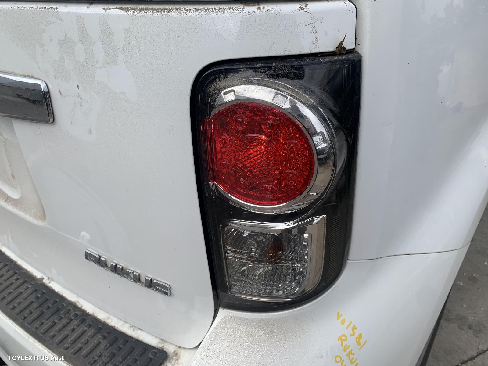 TOYOTA RUKUS 2010 Right Taillight AZE151R